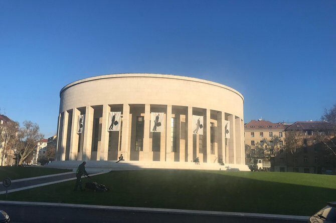 Discover and fall in love with Zagreb - private walking tour - Gornji Grad Upper Town: Stone Gate, St. Mark’s, Parliament, Town Hall