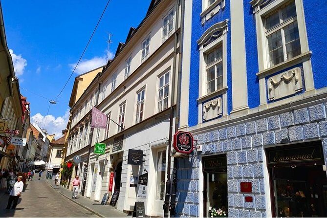 Experience Zagreb Through the Eyes of Local - Porta di Pietra (Kamenita Vrata) and St. Mark’s Church: the details that make it memorable