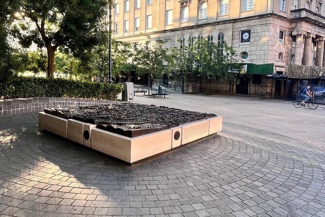 Explore Zagreb_walk and coffee - Start at the Right Place: Jelačić Square Sets the Tone