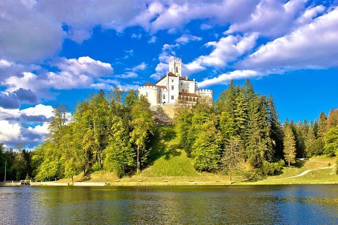 Fairytale Castle & Wine Tasting & Lunch - Vuglec Breg: Mansion-Style Atmosphere, Art Stories, and a Real Wine Lunch