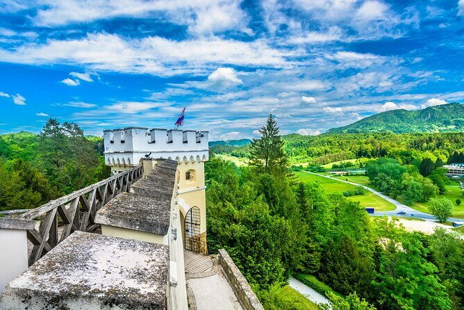 Fairytale Castle & Wine Tasting & Lunch - FAQ
