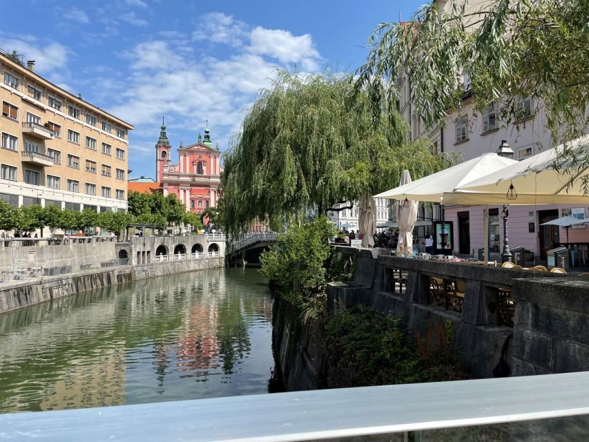 From Zagreb: Ljubljana, Postojna Cave & Predjama with Ticket - Predjama Castle: Built Into the Cave Mouth