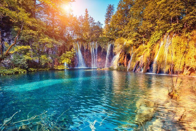 From Zagreb: Plitvice Lakes guided tour - The electric train and boat ride: shortcuts with tradeoffs