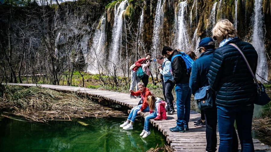 From Zagreb: Plitvice Lakes National Park Full-Day Tour - Café break, restaurant stop, and how group pacing affects your day