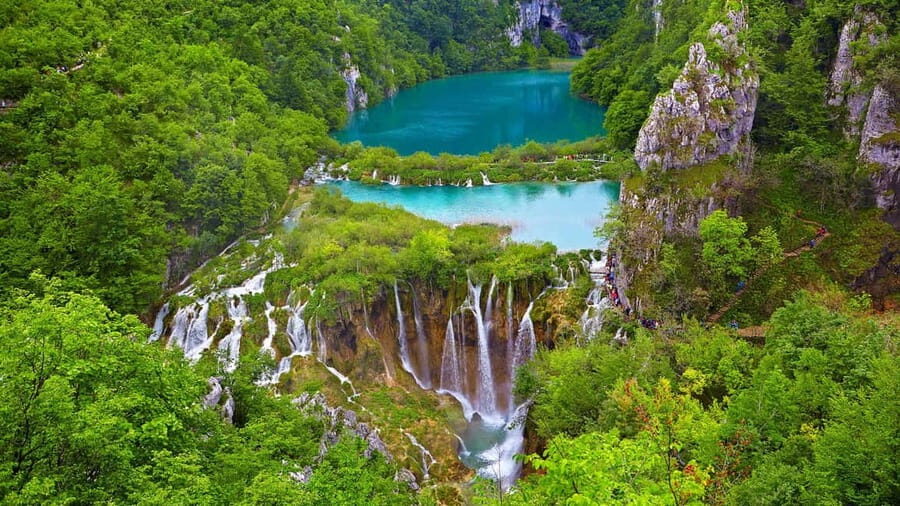 From Zagreb: Plitvice Lakes National Park Full-Day Tour - Walking into UNESCO: the park’s 16 turquoise lakes and waterfall system