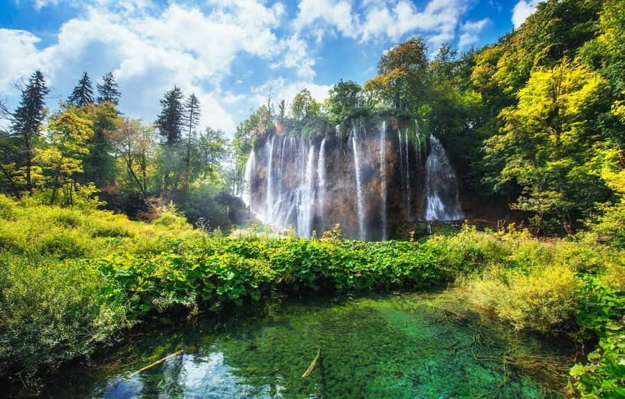 From Zagreb: Plitvice Lakes National Park Tour with Tickets - How the walking really feels: paths, photos, and avoiding a slog