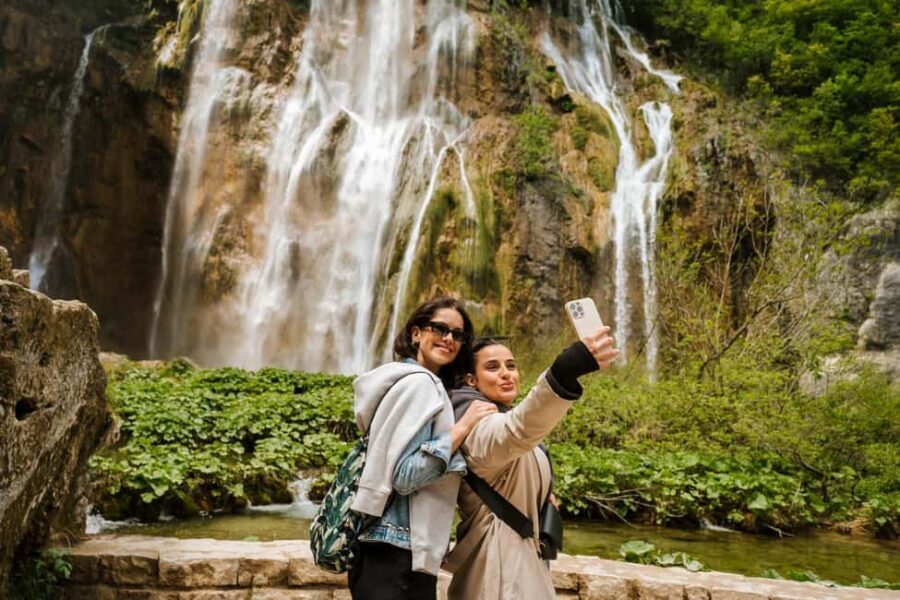 From Zagreb: Plitvice Lakes National Park Tour with Tickets - The ride to Plitvice: when timing and questions pay off
