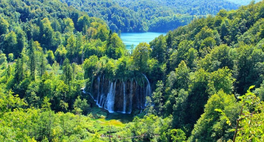 From Zagreb: Plitvice Lakes & Rastoke Private Tour - Plitvice Lakes: 16 Lakes, Waterfalls Everywhere, and Real Light Effects