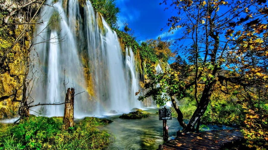 From Zagreb: Rastoke and Plitvice lakes Guided Day Trip - The middle of the day: lunch, breaks, and not getting steamrolled by time