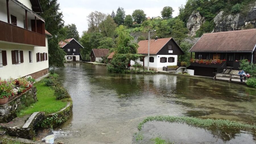 From Zagreb to Plitvice Lakes and Rastoke - Private day tour - Why Rastoke and Plitvice Lakes work so well together