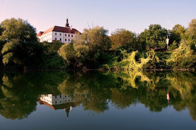 Kupa River Cruise in the Traditional Žitna lađa boat in Karlovac - Wine, Local Delights, and How to Enjoy the Ride Without Rushing