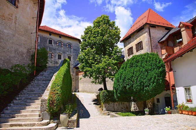 Ljubljana & Bled: Private Getaway from Zagreb - Lake Bled: choosing between the island boat and the castle viewpoint