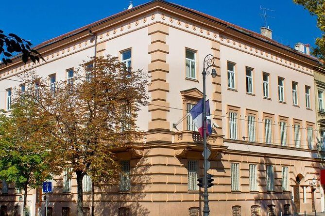 Museum tour Zagreb - Pickup, minivan ride, and a small group of two