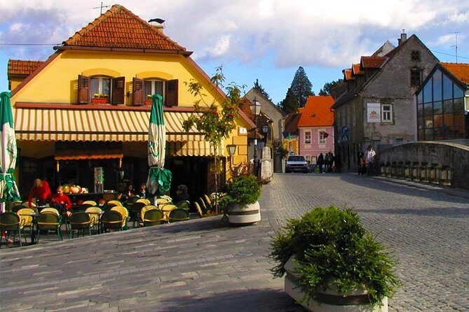 Picturesque Samobor & Samobor Castle Half-day Tour - Guided storytelling that makes the walking feel easier