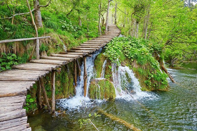 Plitvice Lakes Guided Tour from Zagreb - Getting good photos: camera strategy for a moving group