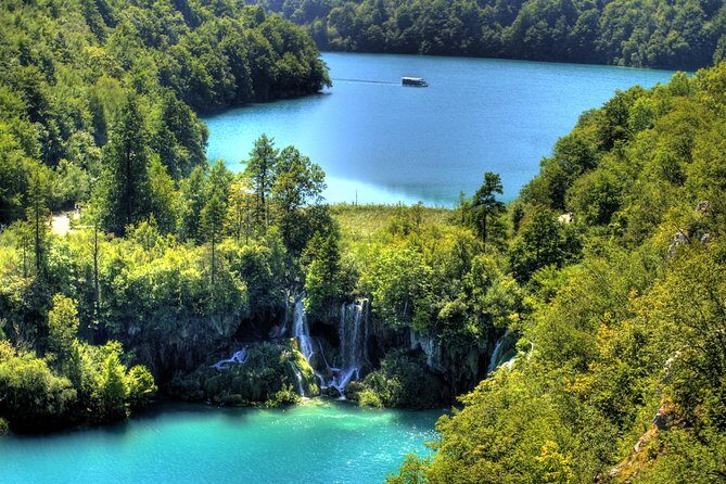 Plitvice Lakes&Rastoke Day Trip from Zagreb (5 h at the Lakes) - The shared coach ride: comfort, timing, and group size