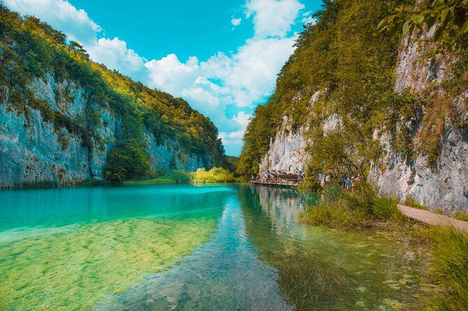 Private Plitvice lakes and Rastoke_tickets included - Homeland War Museum stop: useful context on the road