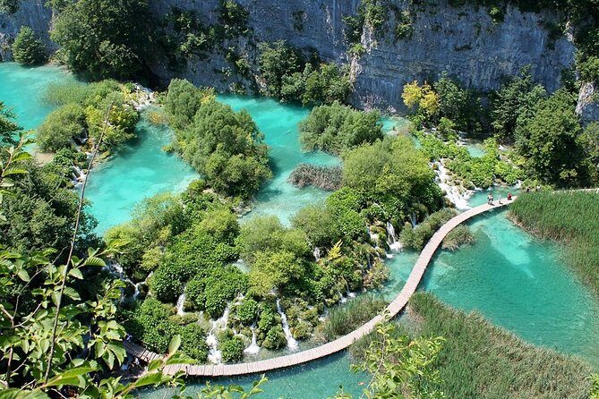 Private Plitvice lakes and Rastoke_tickets included - Plitvice Lakes National Park: the UNESCO walk that takes you to the 78-meter drop