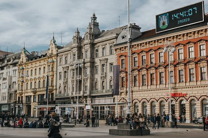 Searching for Love in Zagreb: Romantic Exploration Game and Tour - A 1895 Love Plot That Turns Walking Into a Game