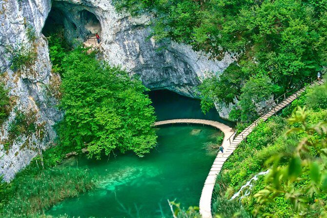 Transfer from Zagreb to Split with Entry Ticket to Plitvice Lakes - Getting to the Zagreb meeting point (and using your voucher right)