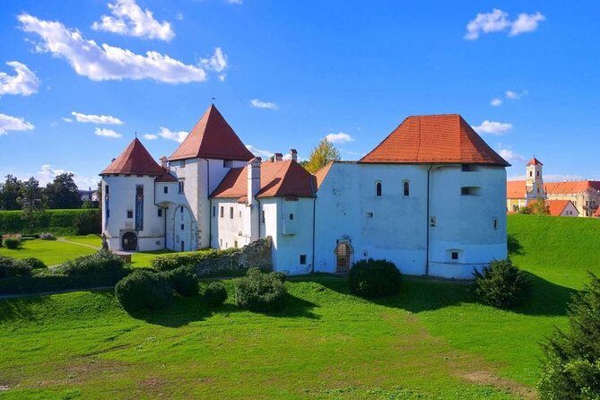 VarazdinTown & Trakoscan Castle, Small Guided Group from Zagreb - Meeting at Zrinjevac: start simple, get comfortable fast