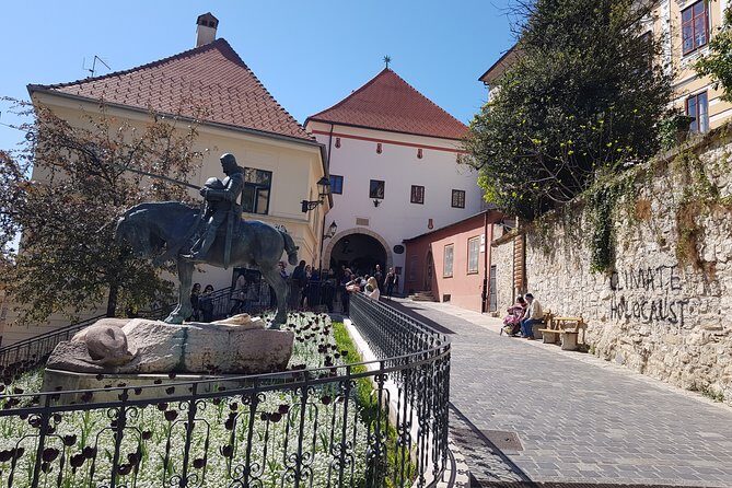 Walking tour of Zagreb - Lotrščak Tower and the Grič Cannon: Old Defense Meets Daily Ritual