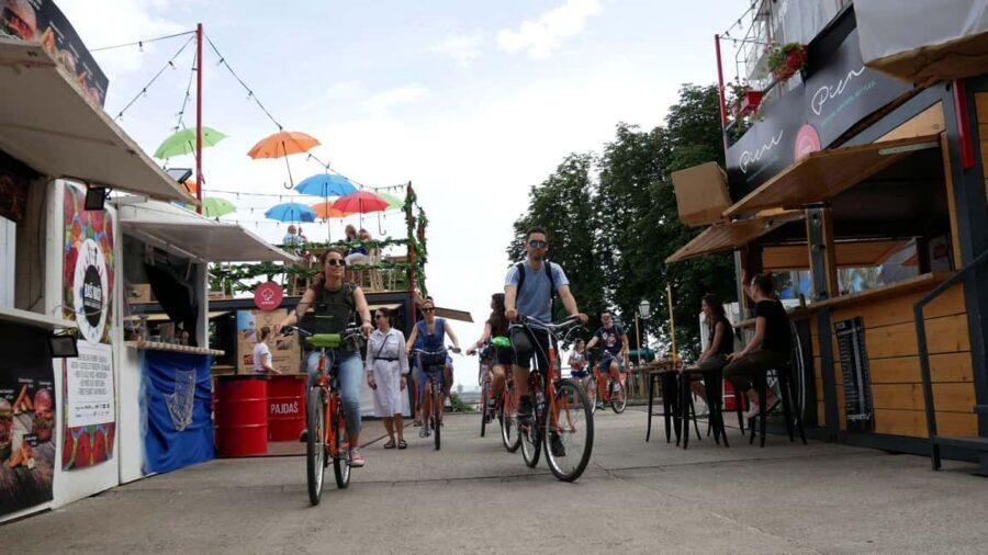 Zagreb: 3–Hour Classic Bike Tour - Croatian National Theatre to King Tomislav Square and Park Zrinjevac: finishing with style