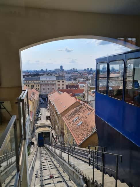 Zagreb: City and WWII Tunnels Walking Tour - Lower Town to Upper Town: how the walk really feels
