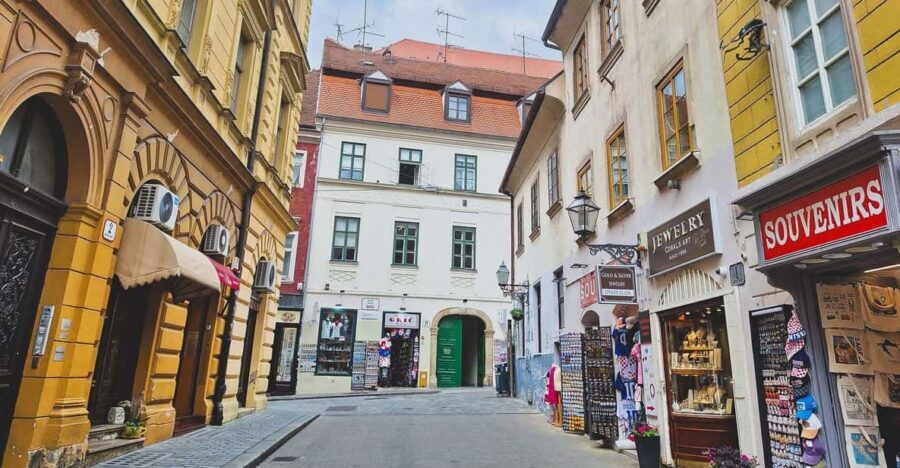 Zagreb: Explore with an Art Historian – Private Walking Tour - St. Mark’s Church: a stop that connects identity and skyline