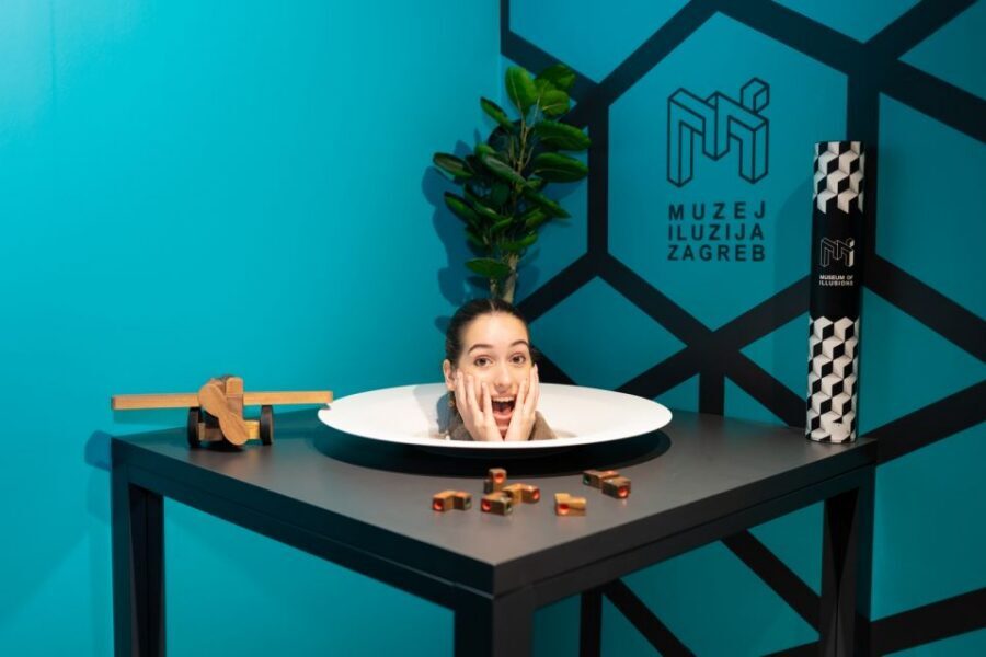 Zagreb: Museum of Illusions Entrance Ticket - One of Europe’s Biggest Hologram Exhibitions