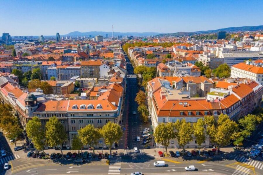 Zagreb: Private custom tour with a local guide - The key kickoff: pickup, first look, and setting expectations