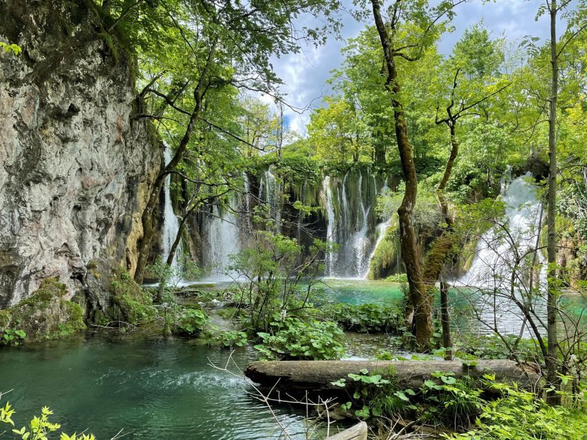 Zagreb: Rastoke & Plitvice Lakes Guided Tour with Ticket - Timing that works: van travel, two main stops, and breaks