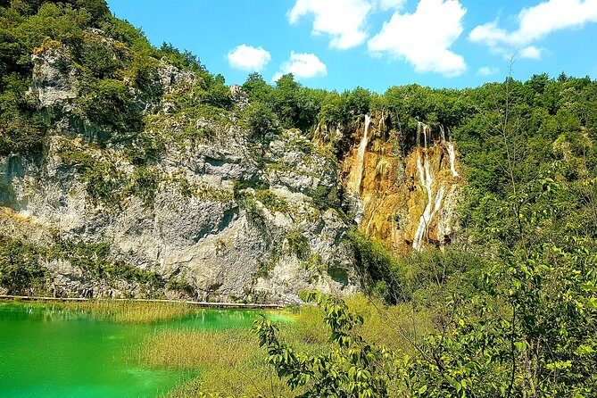 Zagreb to Split via Plitvice Lakes private transfer or vice versa - Food and timing: plan for lunch on your terms