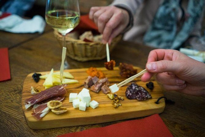 Zagreb Walking Food Tour - Sightseeing - Dolac Market Visit - Quahwa coffee: start with the Croatian way